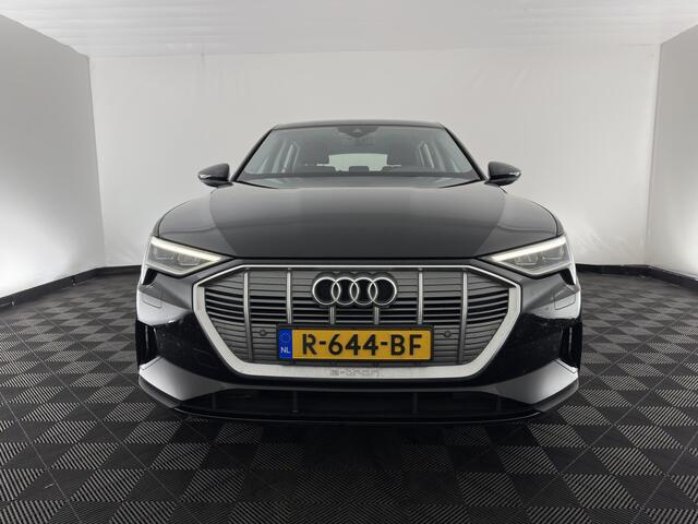 Audi e-tron 55 quattro edition 95 kWh [3-Fase-11kW] {SoH-95%} (INCL.BTW) *FULL-LED | HEATED-COMFORTSEATS | DIGI-COCKPIT | NAVI-FULLMAP | CAMERA | DAB+ | ECC | PDC | CRUISE | 20''ALU*