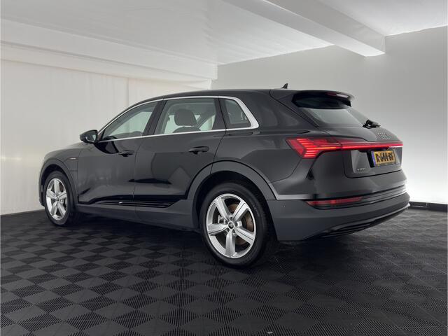 Audi e-tron 55 quattro edition 95 kWh [3-Fase-11kW] {SoH-95%} (INCL.BTW) *FULL-LED | HEATED-COMFORTSEATS | DIGI-COCKPIT | NAVI-FULLMAP | CAMERA | DAB+ | ECC | PDC | CRUISE | 20''ALU*