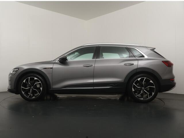Audi e-tron e-tron 55 quattro advanced 95 kWh - Schuifdak - Lederen bekleding - Stoelverwarming