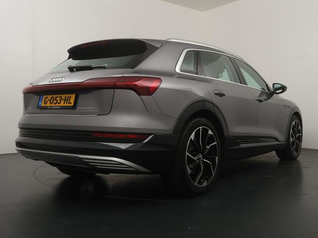 Audi e-tron e-tron 55 quattro advanced 95 kWh - Schuifdak - Lederen bekleding - Stoelverwarming