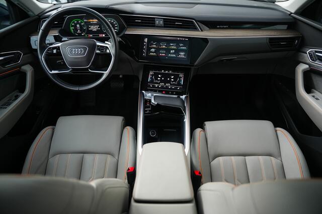 Audi e-tron 55 Quattro 408 pk Advanced 95 kWh Audi-Design / NL-Auto/ Soft-Close/ Pano-Dak/ Matrix-Led/ Lucht-Vering/ 360-Camera/ Adap.Cruise/ B&O-Sound /Marge-Auto 21'' LMV