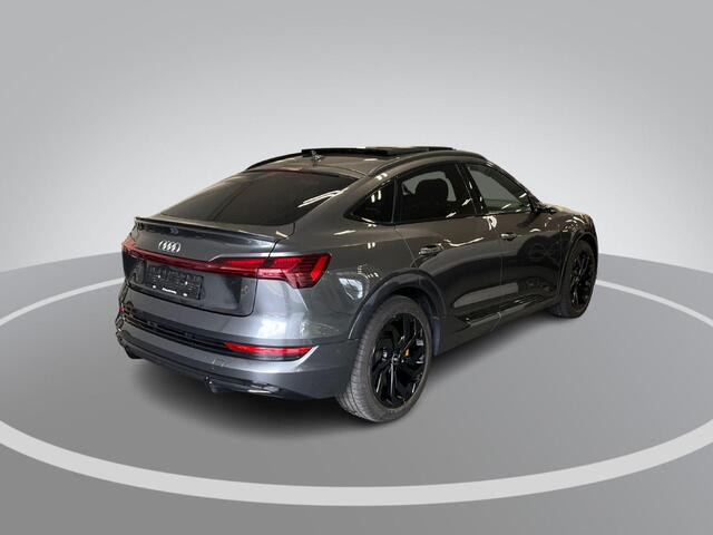 Audi e-tron Sportback 55 Quattro S edition 95 kWh 408pk · Panoramadak · Luchtvering · Virtual Mirror's · 360 Camera · Apple/Android Cra Play · Head-Up · 21'' Inch ·