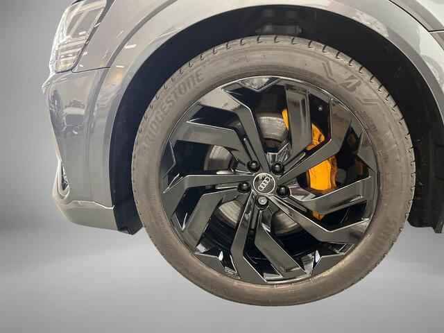 Audi e-tron Sportback 55 Quattro S edition 95 kWh 408pk · Panoramadak · Luchtvering · Virtual Mirror's · 360 Camera · Apple/Android Cra Play · Head-Up · 21'' Inch ·
