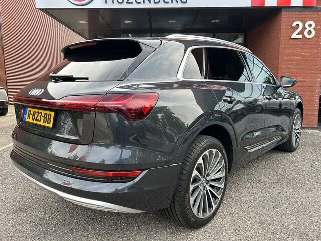 Audi e-tron 55 quattro Advanced edition Plus 95 kWh DEALER ONDERHOUDEN!! // PANO/SCHUIFKANTELDAK // FULL LED // NAVI + CARPLAY // MEMORY // CAMERA // PDC V+A // ADAPTIVE CRUISE