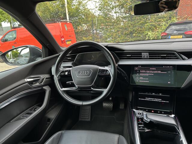 Audi e-tron 55 quattro Advanced edition Plus 95 kWh DEALER ONDERHOUDEN!! // PANO/SCHUIFKANTELDAK // FULL LED // NAVI + CARPLAY // MEMORY // CAMERA // PDC V+A // ADAPTIVE CRUISE