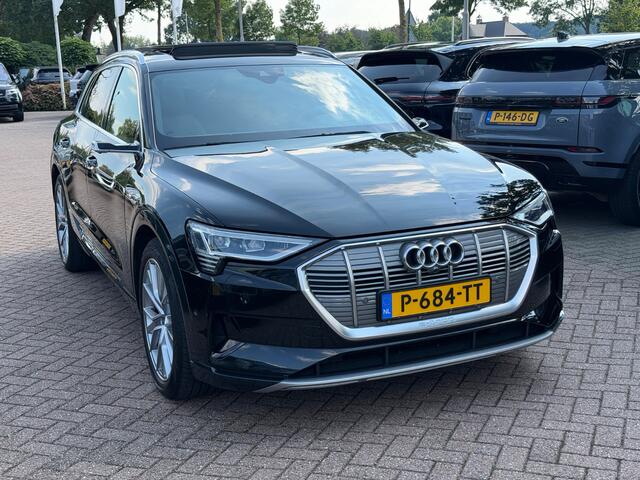 Audi e-tron 55 quattro S edition 95 kWh / SoH 94,6% / Panoramadak / 360Camera / Head-up / Luxe Leder / Luchtvering / 21'' / B&O / Softclose / Matrix LED / CarPlay / Dodehoek / DAB / ACC / Stoelmassage+Ventilatie