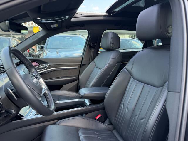 Audi e-tron 55 quattro S edition 95 kWh / SoH 94,6% / Panoramadak / 360Camera / Head-up / Luxe Leder / Luchtvering / 21'' / B&O / Softclose / Matrix LED / CarPlay / Dodehoek / DAB / ACC / Stoelmassage+Ventilatie