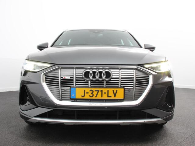 Audi e-tron 50 quattro S-Line edition Panoramadak Navigatie Camera Parkeersensoren Elektrische achterklep Elektrische stoelen en verwarmd Virtual Cockpit Climate Control