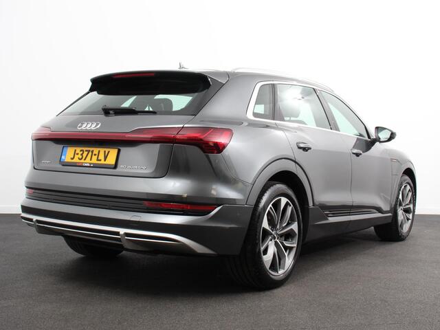 Audi e-tron 50 quattro S-Line edition Panoramadak Navigatie Camera Parkeersensoren Elektrische achterklep Elektrische stoelen en verwarmd Virtual Cockpit Climate Control