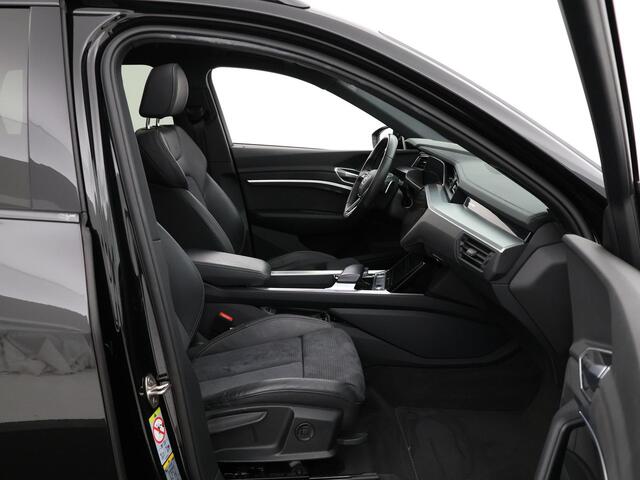 Audi e-tron 55 quattro 408pk S edition · SOH 94,8% · Panoramadak · Luchtvering · 360 Camera · Apple/Android Car Play · Stoelverwarming · 21'' Inch ·