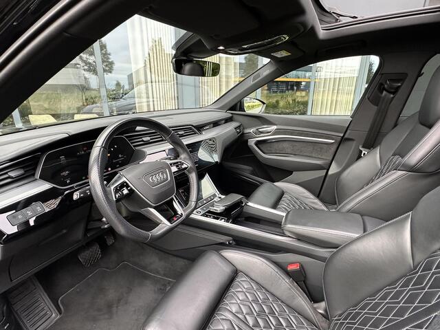 Audi e-tron 50 Quattro S Line Black/RS Stoelen/Pano/93%SOH Audi e-tron 50 Quattro S Line Black/ RS Stoelen/ Pano/ Sfeer