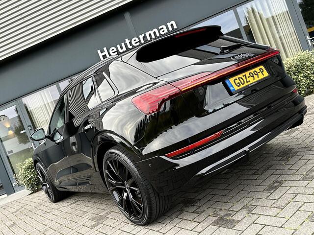 Audi e-tron 50 Quattro S Line Black/RS Stoelen/Pano/93%SOH Audi e-tron 50 Quattro S Line Black/ RS Stoelen/ Pano/ Sfeer