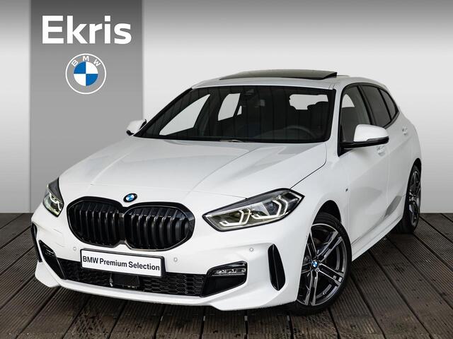 BMW 1-SERIE 5-deurs 118i High Executive Model M Sport / M Sportonderstel / Sportstoelen voor / Glazen panorama dak / Extra getint glas achter
