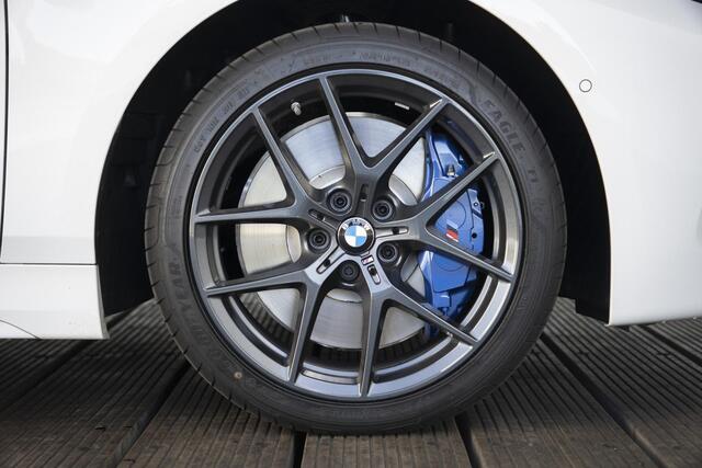 BMW 1-SERIE 5-deurs 118i High Executive Model M Sport / M Sportonderstel / Elektrisch verwarmde voorstoelen / Achteruitrijcamera