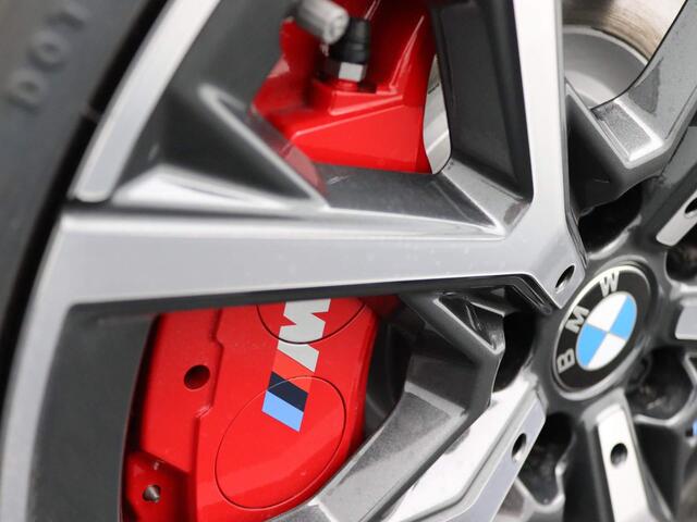 BMW 1-SERIE 5-deurs 118i M Sportpakket Comfort Pro Pack Travel Pack / Panoramadak / Harman Kardon / Achteruitrijcamera / Active Cruise Control / 18''