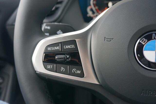 BMW 1-SERIE 5-deurs 118i High Executive Sport Line Hifi / Stoel- en Stuurverwarming / Grote Tank