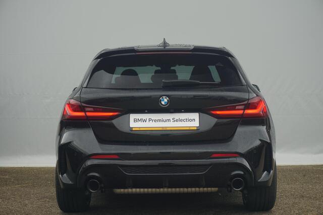 BMW 1-SERIE 5-deurs 118i M Sport Pro / Panorama Dak / Harman Kardon / Comfort Acces