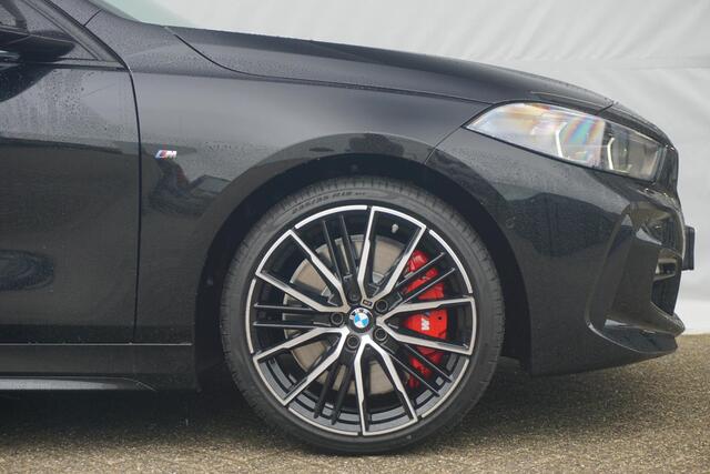 BMW 1-SERIE 5-deurs 118i M Sport Pro / Panorama Dak / Harman Kardon / Comfort Acces