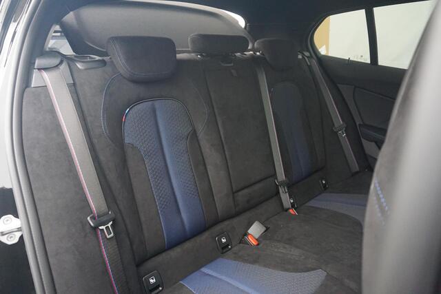 BMW 1-SERIE 5-deurs 118i M Sport Pro / Panorama Dak / Harman Kardon / Comfort Acces