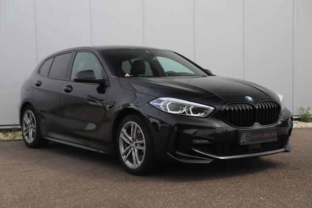 BMW 1-SERIE 118i Business Edition M Sport Automaat Black Optic Virtual Cockpit Sfeerverlichting Navigatie Carplay Android Sportstoelen Clima Cruise PDC