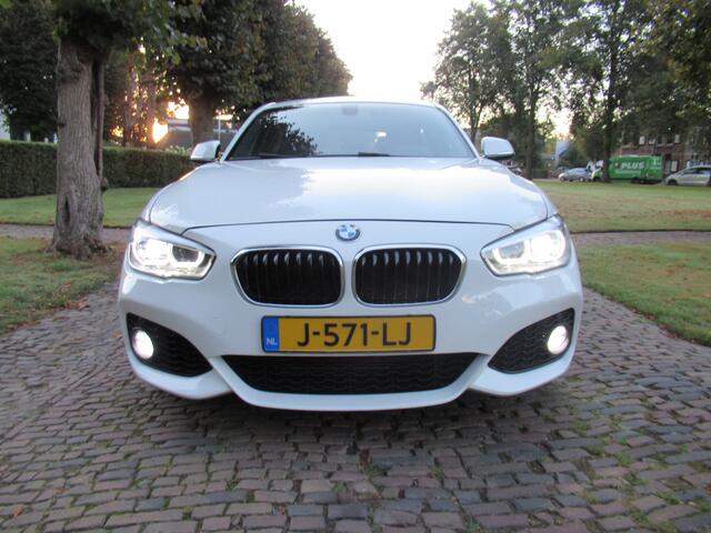 BMW 1-SERIE 118i Edition M Sport Shadow Executive Leer Ecc Cruisecontrol Led Navigatie Stoelverwarming 6 Bak