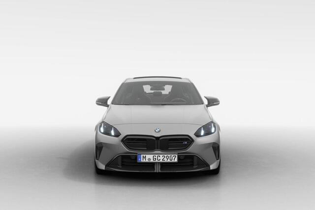 BMW 1-SERIE M135i xDrive | M Sport Pro | Premium Pack | Driving Assistant Plus