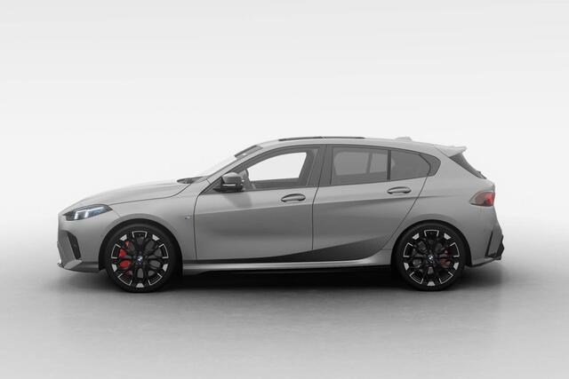 BMW 1-SERIE M135i xDrive | M Sport Pro | Premium Pack | Driving Assistant Plus