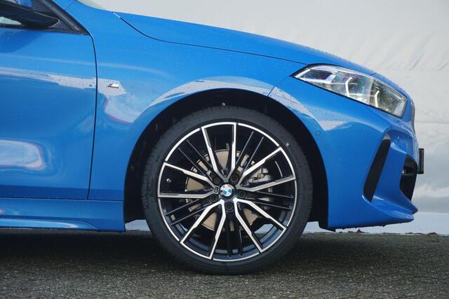 BMW 1-SERIE 5-deurs 118i | Model M Sport | Innovation Pack | Comfort Pack