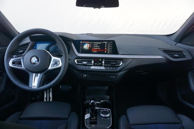 BMW 1-SERIE 5-deurs 118i | Model M Sport | Innovation Pack | Comfort Pack