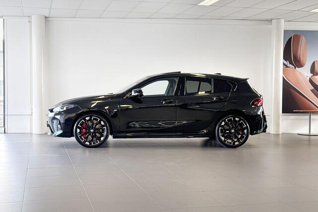 BMW 1-SERIE M135i xDrive | M Sport Pro | Innovation Pack | Driving Assistant Professional