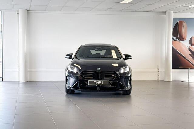 BMW 1-SERIE M135i xDrive | M Sport Pro | Innovation Pack | Driving Assistant Professional