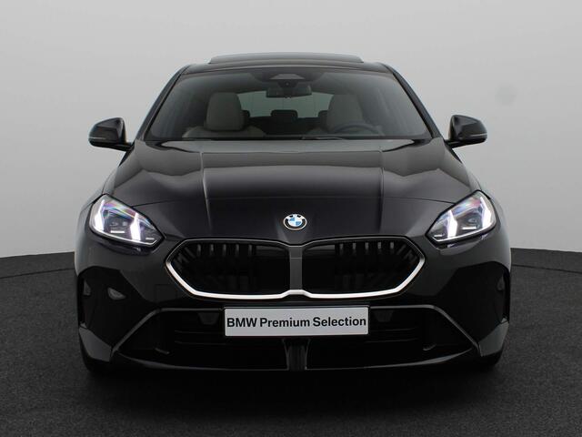 BMW 1-SERIE 5-deurs 120 M Sport Design Edition | Premium Pack | M Adaptief Onderstel | Panoramadak | Driving Assistant | Harman Kardon | 18''