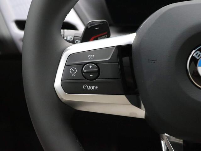 BMW 1-SERIE 5-deurs 120 M Sport Design Edition | Premium Pack | M Adaptief Onderstel | Panoramadak | Driving Assistant | Harman Kardon | 18''