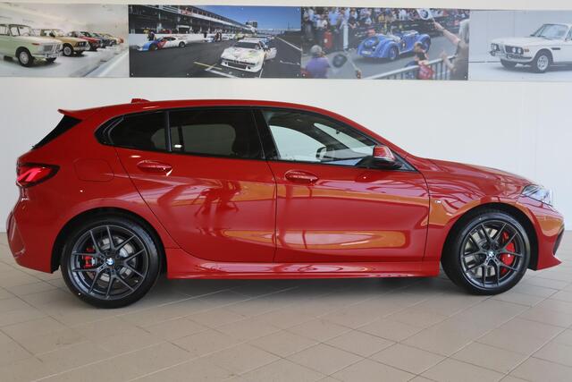BMW 1-SERIE 5 Deurs 118i | M Sportpakket Pro | Premium Pack | Comfort Pro Pack