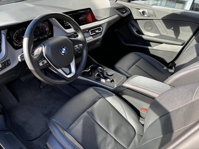 BMW 1-SERIE 118i Executive / NL Auto / 1ste Eigenaar / Camera / Navi /