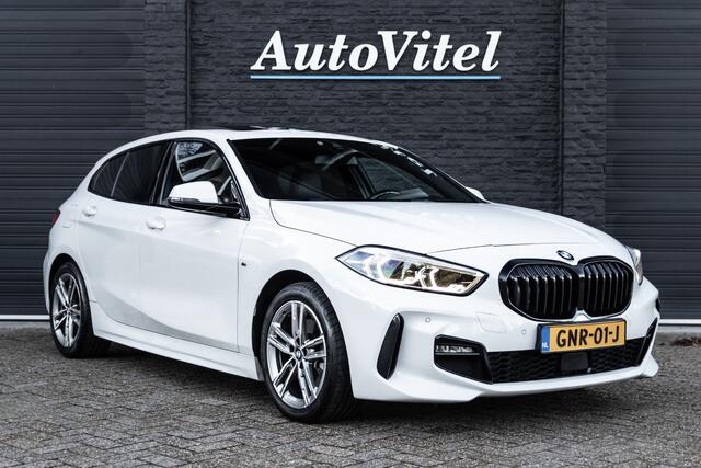 BMW 1-SERIE 118i Steptronic M Sport | Panodak | Sportstoelen | LED | PDC V+A | Ambiance led interieur