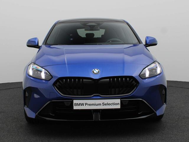 BMW 1-SERIE 120 M Sportpakket Pro | Premium Pack | Stuurwielrand Verwarmd | Driving Assistant | Harman Kardon | 19''