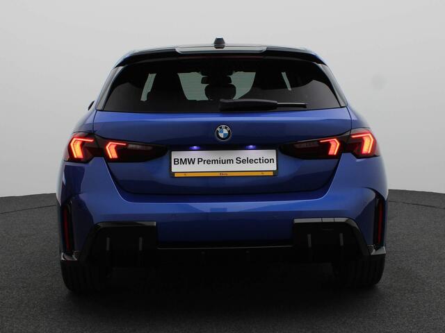 BMW 1-SERIE 120 M Sportpakket Pro | Premium Pack | Stuurwielrand Verwarmd | Driving Assistant | Harman Kardon | 19''