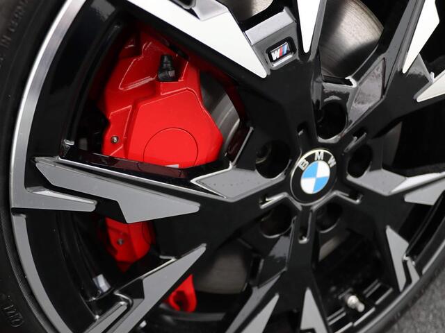 BMW 1-SERIE 120 M Sportpakket Pro | Premium Pack | Stuurwielrand Verwarmd | Driving Assistant | Harman Kardon | 19''
