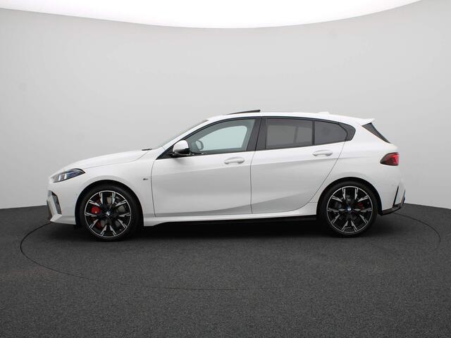 BMW 1-SERIE 120 M Sportpakket Pro | Premium Pack | Stuurwielrand Verwarmd | Panoramadak | Driving Assistant | Harman Kardon | 19''
