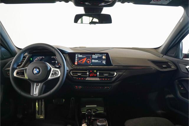 BMW 1-SERIE 5-deurs 118i M Sportpakket Pro Aut.