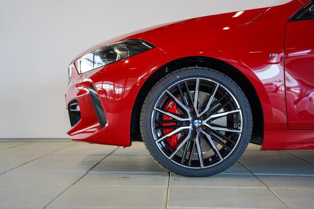 BMW 1-SERIE 5-deurs 118i M Sportpakket Pro Aut.