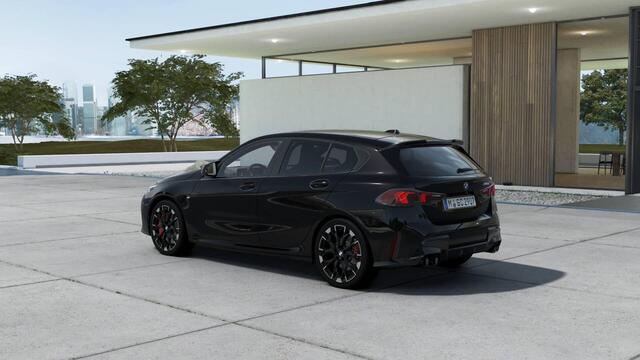 BMW 1-SERIE 5-deurs M135 xDrive M Sportpakket Pro Aut.