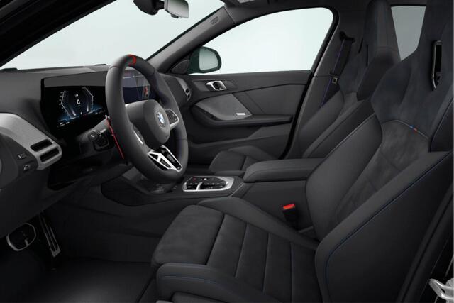BMW 1-SERIE 5-deurs M135 xDrive M Sportpakket Pro Aut.