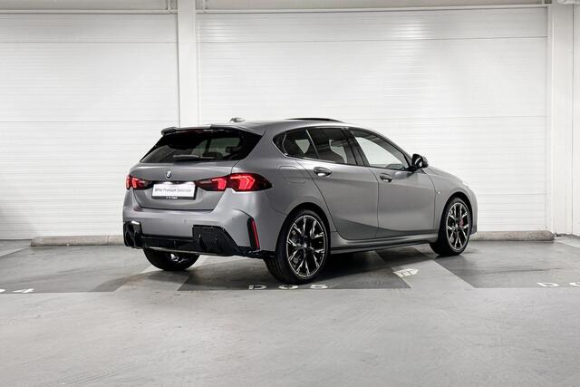 BMW 1-SERIE 120 | M-Sport Pro | Premium Pack | Harman/Kardon | Panoramadak | Comfort Access