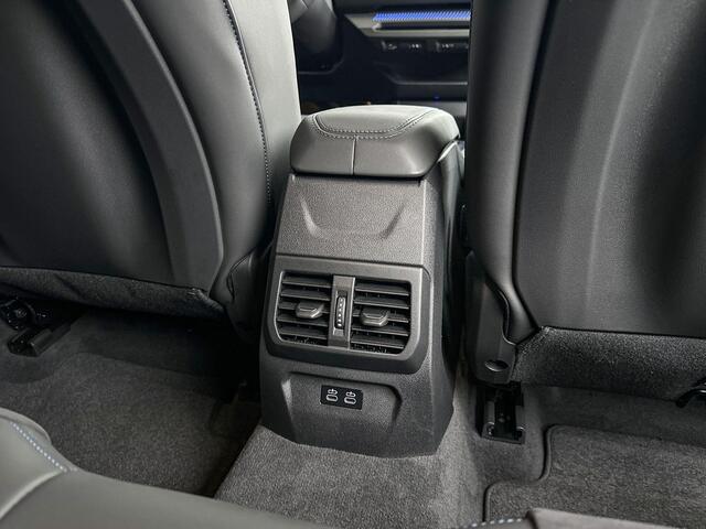 BMW 1-SERIE 120 M Sport / Harman Kardon / Innovation Pack / Driving Assistant Plus