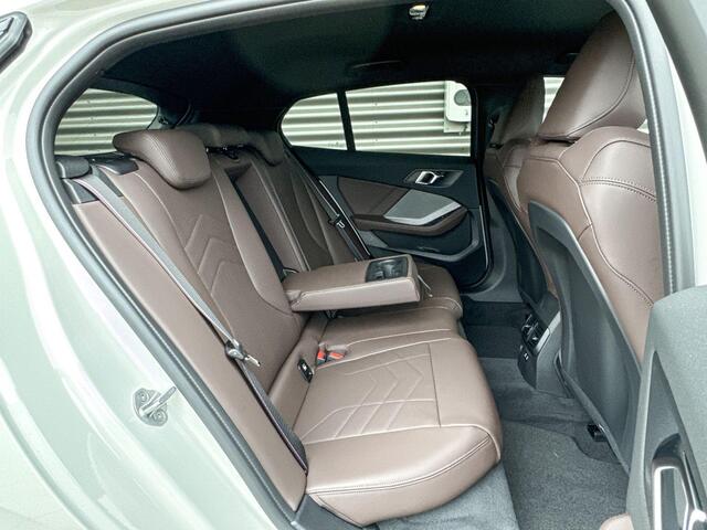 BMW 1-SERIE 120 M Sport / Innovation Pack / Harman Kardon / Driving Assistant Plus
