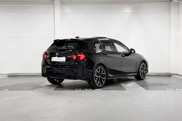 BMW 1-SERIE 120 | M-Sport Pro | Premium Pack | Harman/Kardon | Panoramadak | Driving Assistant | Comfort Access