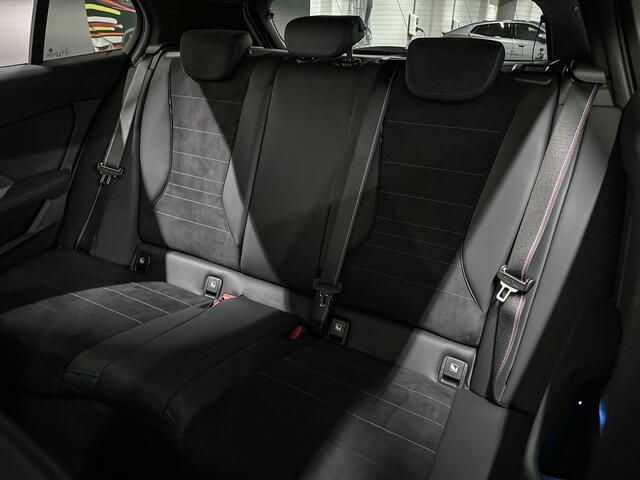 BMW 1-SERIE 120 | M-Sport Pro | Premium Pack | Harman/Kardon | Panoramadak | Driving Assistant | Comfort Access