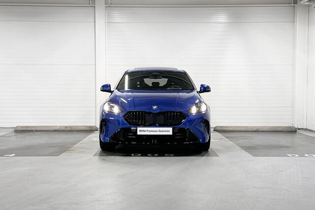 BMW 1-SERIE 120 | M-Sport Pro | Innovation Pack | Harman/Kardon | Panoramadak | Head-up Display | Comfort Access